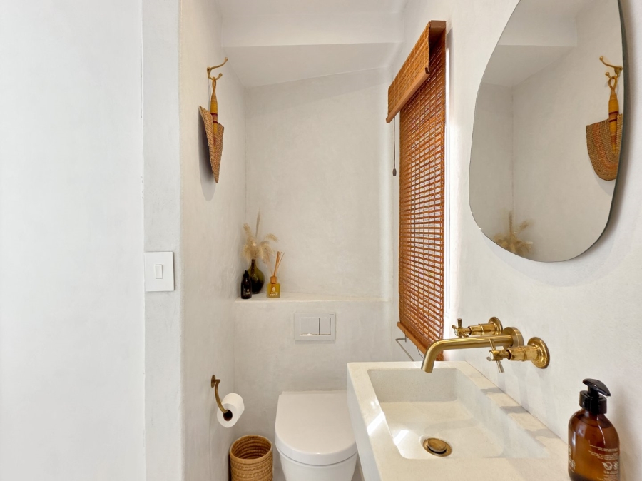 To Let 7 Bedroom Property for Rent in Bantry Bay Western Cape